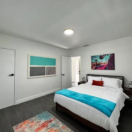 Stylish 3/2 Centrally Located! Miami Exterior photo