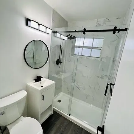 Stylish 3/2 Centrally Located! Miami Exterior photo