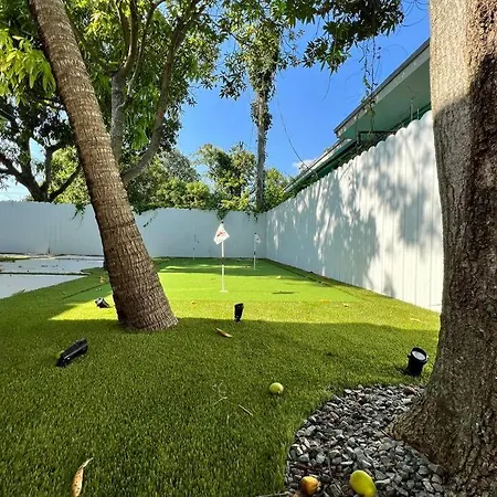 Stylish 3/2 Centrally Located! Miami Exterior photo