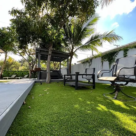Stylish 3/2 Centrally Located! Miami Exterior photo