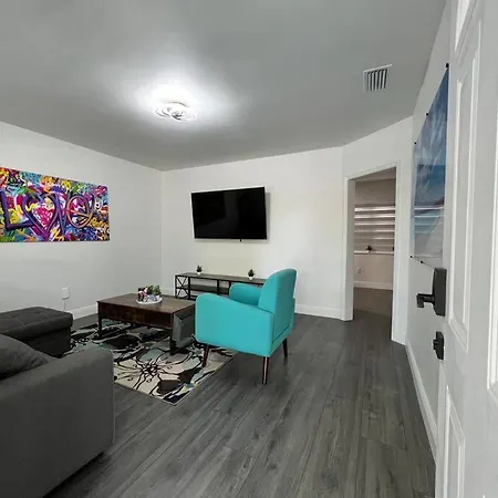 Stylish 3/2 Centrally Located! Miami Exterior photo